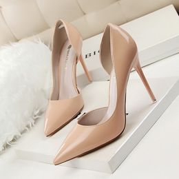 Moda simples de salto fino de salto alto laca de laca de couro raso pontual pontia-se sexy slim altura sapatos de calcanhar único tamanho 34-40