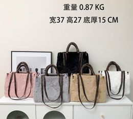 Autumn and Winter Tote Bag Large Capacity Plush Bag New Female Popular Commuter Shoulder Bags