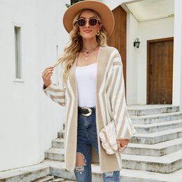 Women's Knits Tees 2023 AutumnWinter VNeck Diamond Stripe Knitted Cardigan Colour Block Sweater Coat 230821