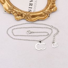 Schmuck Halsketten weiß plattiert 925 Silber abgestuft Luxusmarke Designer Buchstaben geometrisch berühmte Frauen runder Kristall Strass Gold YiLiYa 5041