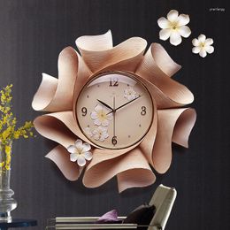 Wall Clocks Modern Luxury Personality Embossed Mute Resin Clock Ornament Home Livingroom Background Silent Decoration Crafts
