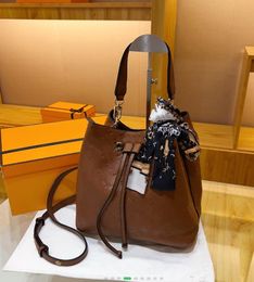 Top Textured One-Shoulder Simple Crossbody Silk Scarf Women's Bucket Bag Fashion Commuter Small Square Bags