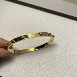 Designer Gold Bangle Fashion Charm Gifts Bangle Stainless Steel Non Fade Jewelry 2023 Love Gifts Bracelet Summer Girls Travel High Quality Bracelet