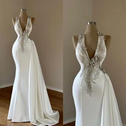 Gorgeous Mermaid Wedding Dresses V Neck Appliques Lace Bridal Gowns Custom Made Lace-Up Back Sweep Train Robe De Mariee