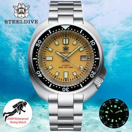 Wristwatches STEELDIVE SD1974 Mens Automatic Mechanical Watch Yellow Dial Black Ceramic Bezel NH35 200M Waterproof Luminous Dive Watches