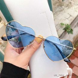 Sunglasses Fashion Women's Metal Heart Shaped Sunglasses Gradient Outdoor Goggles Female Eyewear Shades Metal Women Girls Sunglasses R230823