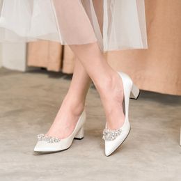 Dress Shoes White Wedding Bride Shoes Women Pumps Luxury Satin Pointed Toe Chunky Heel Wedding Silk Dress Shoes Bridal Shoes 230822