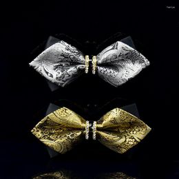 Bow ties Fashion 2023 uomini Designer Brand Gentleman French Tie Paisley Wedding Bowtie Business Butterfly Knot Box
