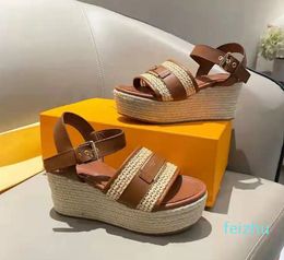 thick-soled sandals classic popular water table bag hemp rope style hollow woven straw gold buckle fashion delicate.