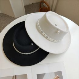 Wide Brim Hats Bucket Womens Pearl Chain Fedora High Fashion with Pins Bump Cap Black White Autumen Winter Ladies Fedoras Girl Hat 230822