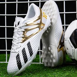 Dress Shoes Outdoor Men's Soccer Boot Anti Slip Wear Resistant Leather Long Spike Male Soccer Shoes Parent-child Football Training Sneakers 230822