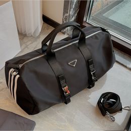 Bolsa de viagem portátil Bolsas de bagagem de alta qualidade Removendo tiras de hardware Triângulo de grande capacidade zíper de bolso interno preto 5a 50cm