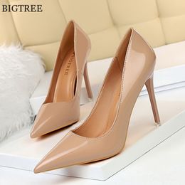 Dress Shoes Autumn Patent Leather Concise Women's Pointed Toe Office High Heels Pump Sexy Party Wedding Shallow Nude Red 230823