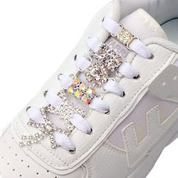 Accessori per parti di scarpe diamante a decorazioni shoelaces fibbia in metallo incantesimi di scarpe di lusso sneaker 1pair 230823