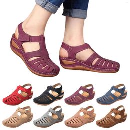 Retro Comfortable Summer Sandals Cool Lady Car Holes Non Slip Grinding Feet Big Size Round Headpie Female 50094