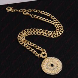 Zircon crystal interlock relief portrait circular Pendant Necklaces, Brass material Luxury fashion designer jewelry, banquets, parties, Valentine's Day, Christmas