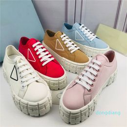 Double Wheel Women Casual Shoes Gabardine Classic Canvas Sneakers Brand Wheel Lady Stylist Trainers Lightweight Sole Shoes Fashion Platform Solid Shoes