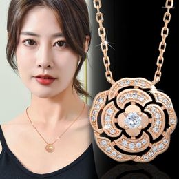Chains Inlaid Zircon Floral Pendant Plated Gold Necklace Women's Vintage Luxury