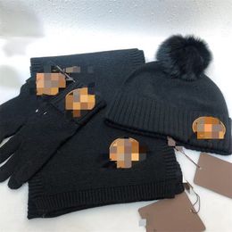 2023 New Winter Wool Warm Scarf Hat Glove Set Luxury Fashion Casual Scarf Men's and Women's Designer Brand Classic Letter Hat Glove1122