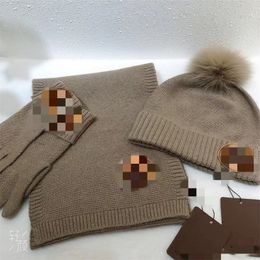 2023 New Winter Wool Warm Scarf Hat Glove Set Luxury Fashion Casual Scarf Men's and Women's Designer Brand Classic Letter Hat Glove2234