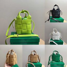bucket bags woven bag women luxurys handbags Brand Designer Shoulder Bags Fashion shopping basket tote bag lady crossbody purse 230822