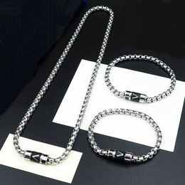 Europe America Style Men Lady Women Silver Gold-Color Metal Thick Chain Bracelet Necklace With Wrap V Initials Leather Charm M63102725