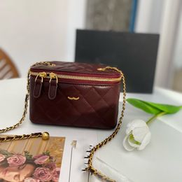 Designer Womens Mini Makeup Bag Leather Diamond Hardware Metal Clasp Luxury Handbag Matelasse Chain Crossbody Bag Travel Bags Small Gold Ball Lipstick Sacoche 15cm