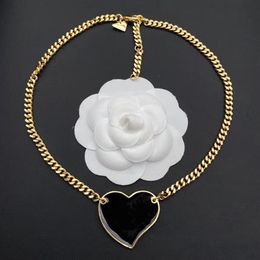 2021 luxury designer necklace for men love charm chain girls silver heart shaped pendant design women couple feng shui friendship 1855