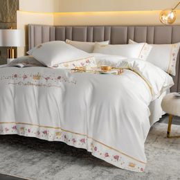 Bedding sets White Egyptian Cotton Bedding Set Luxury European Golden Crown Flowers Embroidery Quilt/Duvet Cover Bed Sheet Set Pillowcases 230823