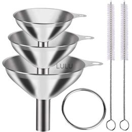 Stainless Steel Mini Funnel for Filling Bottles Food Grade Metal Funnels for Kitchen Use for Transferring Essential Oils HKD230810