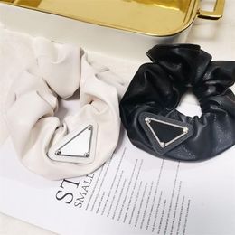 Designer Womens Hair Rubber Bands Hairs Scrunchy Ring Clips Elastic Inverted Triangle Designers Sports Dance Scrunchie Hairband Pony Tails Holder