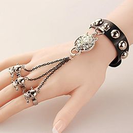 Link Bracelets Chic Fashion Jewelry Gothic Skull Wolf Hand Chains Leather Bracelet Fingers Ring (Size: Single Color: Black)