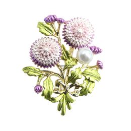 Vintage Enamel Daisy Brooches for Women Pearls Leaf Flower Pin Corsage Badge Ladies Lapel Pins Clothes Jewelry Charm Gift