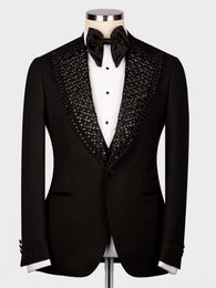 Mens Suits Blazers Luxury Black Wedding Tuxedo White Groom Men Slim Fit Crystals Pearls Blazer Vest Pants Customized Male Suit 230824 WF58