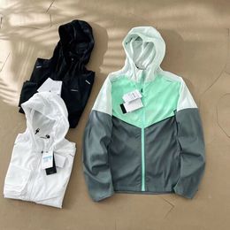 Erkek Ceketler Rüzgar Yasağı Windrunner Erkekler Rüzgar Kesici Su Geçirmez Spor Hoodie Hendek Eğitimi Güneş Kafası Giysileri İnce Yeşil Katlar Dış Giyim