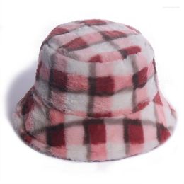 Berets Outdoor Fashion Panama Fishing Caps Faux Fur Cheque Plaid Bucket Hats Bob Chapeau Femme Winter Hat