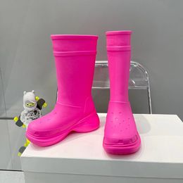 Designer-Stiefel, Damenstiefel, Gummi-Regenstiefel, schwarze, erhöhte, wasserdichte Stiefel, trendige dicke runde Zehenpartie, lässige und vielseitige Chelsea-Stiefel, Reitstiefel mit rutschfesten Ärmeln