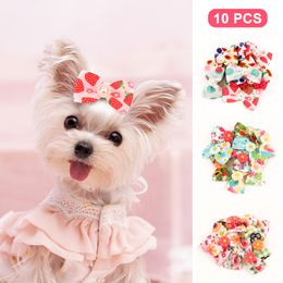 Cat Costumes 10pcslot Dog Hair Bows Cute Kitten Clips Pet Fruit Flower Print Rubber Band Grooming Accessories 230825