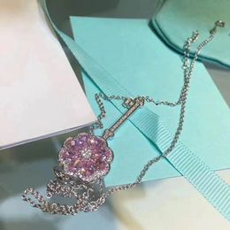 2023 lovely cute pendant Necklaces high quality long silver thin stainless steel chain pink flower crystal key design Women necklace with dust bag and box