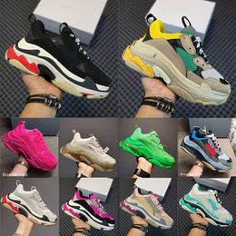 Hot Selling Triple S Sneakers Designer Casual Shoes Luxury Brand Mens Womens Platform Beige Clear Sole Cherry Blossom Pow Pink Neon Green Black Red Sports Trainers