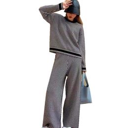 2023Net red leisure autumn and winter new knitted women's checkered round neck long sleeve shirt wide-leg trousers two-piece set