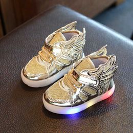 Sneakers Spring Baby Girl Led Luminous Casual Shoes Light Up Sneakers Kid Golden Shoes with Light on The Soles Tennis Soft Children Boots L0825