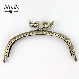 Bag Parts Accessories 10pcs 125cm Bird Head Metal Purse Frame Vintage Handle Anntique Bronze Embossed kiss clasp DIY 230823