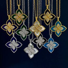 Kvls Pendant Necklaces 2023 Brand Clover Necklace Network Red New Product Diamond Four Leaf Flower Full Fashion Mother Beige 18k Gold Designe