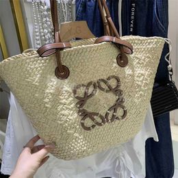 2024 Fashion Designer Bag Brand Straw Braided Basket Bag Big Vine Womens Shoulder Bag Large Handle Handmade Handbag Summer Beach Bag Purse