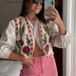 Women's T-Shirt Vintage Floral Embroidery Open Waistcoat Women Chic National Style Vest Jacket Casual Patchwork V Neck Vacation Female Crop Tops T230826