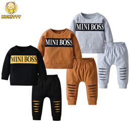 Clothing Sets Infant Baby Boys Girls Clothes born Autumn Long Sleeve Letter Cotton Tops Casual Pants Toddler Clothing Outfit Set Fall 024M 230825