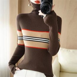 Tasarımcı Kadın Sweaters Örgü Sweatshirt Yüksek Boyun Jakard Uzun Kollu Hoodie Moda Sonbahar Kış Sıcak Örgü Top Kız İnce Katlar