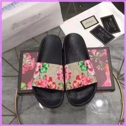 Mens Designers Slides Womens Slippers Fashion Luxurys Floral Slipper Leather Rubber Flats Sandals Summer Beach Shoes G2308881BF