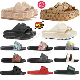 2024 Slipper, Damenmode, besticktes Canvas, Designer-Slides, Slip-On-Hausschuhe für Mädchen, 60 mm, mit Canvas überzogene Plateausandalen und Staubbeutel, Größe EU36–45